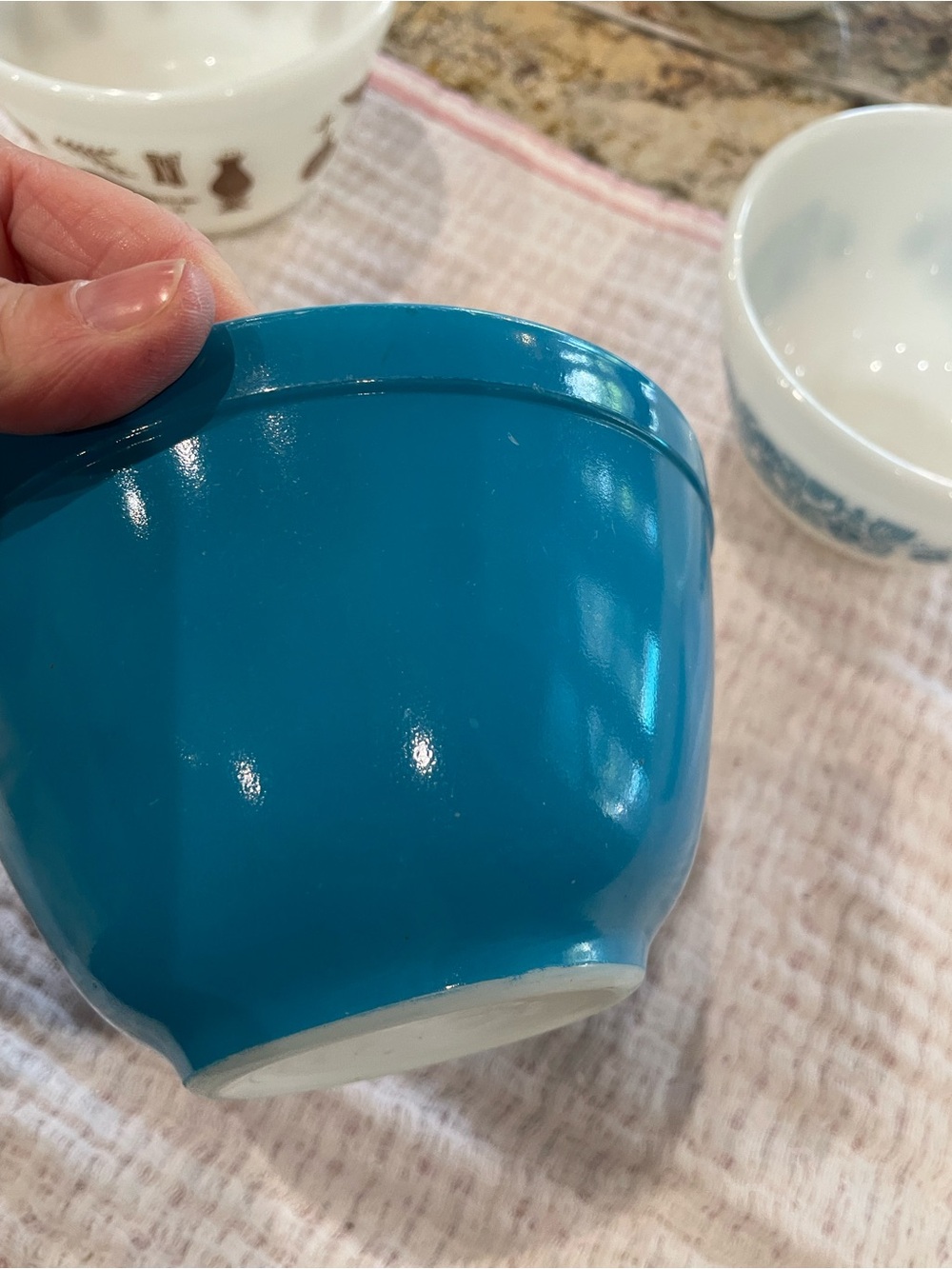 Vintage Pyrex #401 1.5pt bowl - Picture 4 of 7